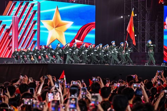 Chương trình có sự tham gia của nhiều lực lượng thuộc Quân đội nhân dân Việt Nam và Công an nhân dân. Ảnh: Báo Nhân Dân