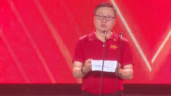 Ông Lê Quốc Minh, Ủy viên Trung ương Đảng, Tổng Biên tập Báo Nhân Dân, Phó Trưởng Ban Tuyên giáo Trung ương, Chủ tịch Hội Nhà báo Việt Nam phát biểu tại chương trình. Ảnh: Báo Nhân Dân