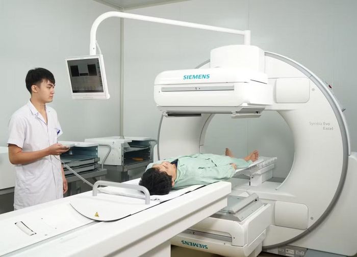 Chụp cắt lớp phát xạ đơn photon (SPECT) trong ung thư và các bệnh lý khác. Ảnh: Bệnh viện Ung bướu Hà Nội