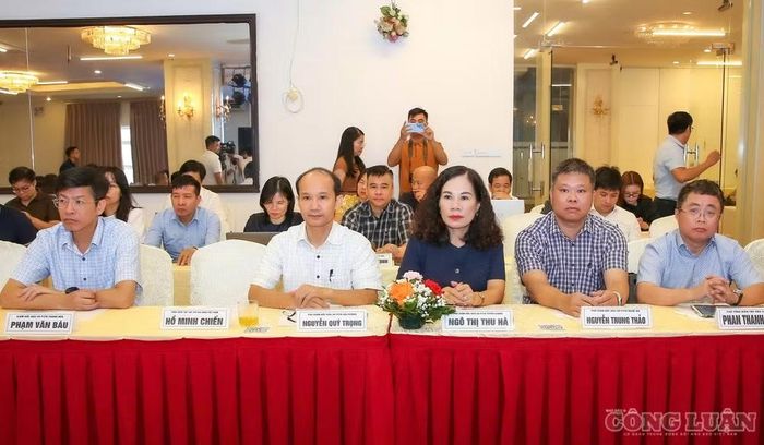 Các đại biểu tham dự tọa đàm tại TP Hải Phòng, chương trình mở đầu cho chuỗi hoạt động chuyên sâu về pháp luật và đạo đức nghề báo do Hội Nhà báo Việt Nam tổ chức trên toàn quốc.