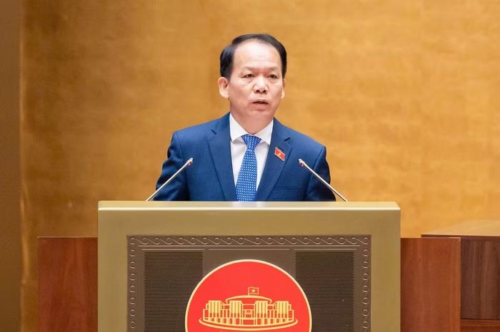 Bộ trưởng Bộ Tư pháp Hoàng Thanh Tùng trình bày Báo cáo Tiếp thu, giải trình, chỉnh lý dự thảo Luật Phát triển đô thị. Ảnh: QH.