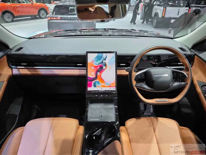 Thiết kế khoang lái phiên bản J5 EV Ultra tại Thái Lan. Ảnh: AutoLife Thailand