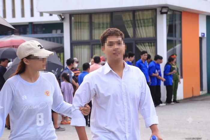 Thí sinh dự thi tốt nghiệp lần 2 tại điểm thi Trường THPT Chuyên Tuyên Quang. Ảnh: ĐỨC ANH