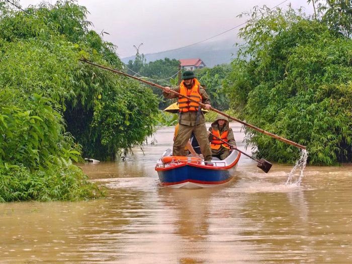 Mưa lớn gây ngập lụt tại Bắc Ninh.