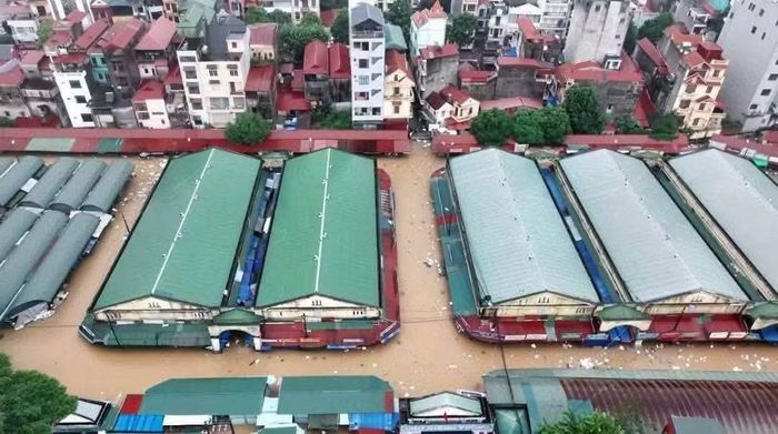 Mưa ngập nặng tại trung tâm Lạng Sơn.