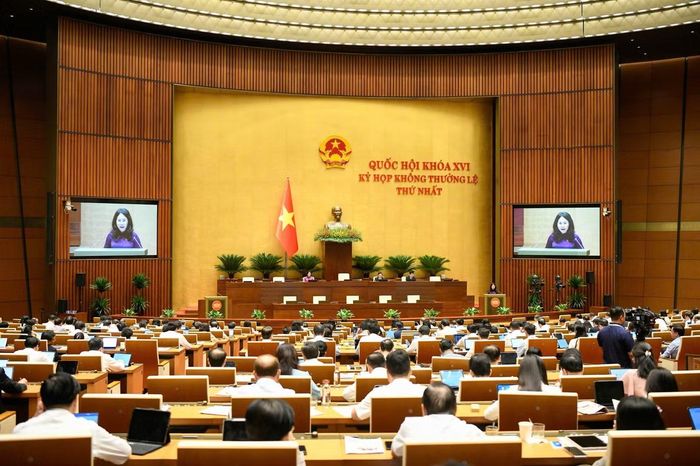 Quang cảnh phiên họp sáng 24/8. Ảnh: Như Ý