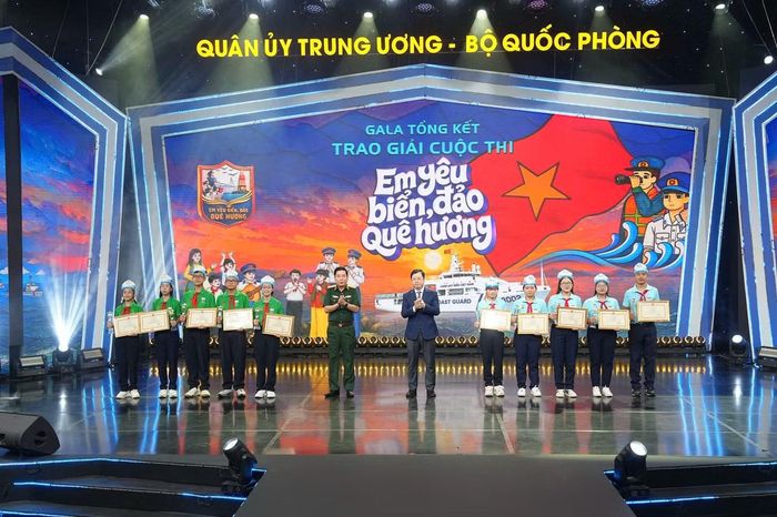 Các đội Sóng Biển, Biển Xanh và đội Sao Biển, Mắt Biển và Đảo Mê lần lượt được trao giải Nhì và Ba.