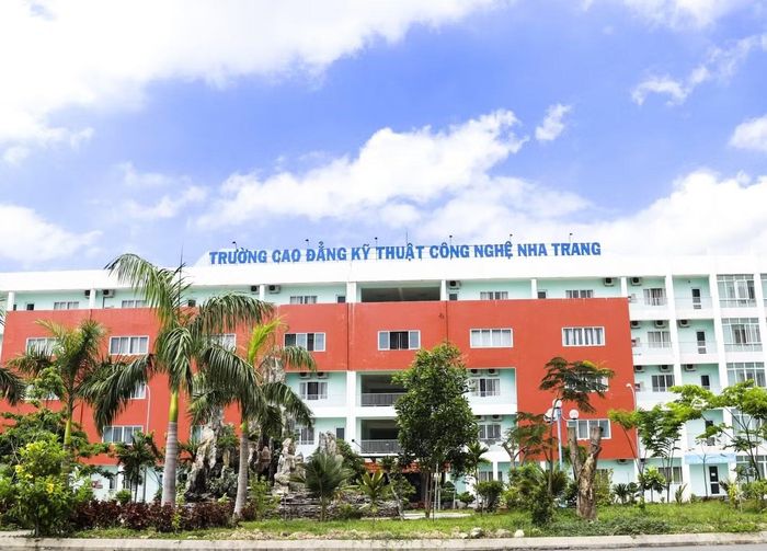 Trường cao đẳng Kỹ thuật - Công nghệ Nha Trang sẽ được sáp nhập với Trường cao đẳng Công nghệ - Năng lượng Khánh Hòa.