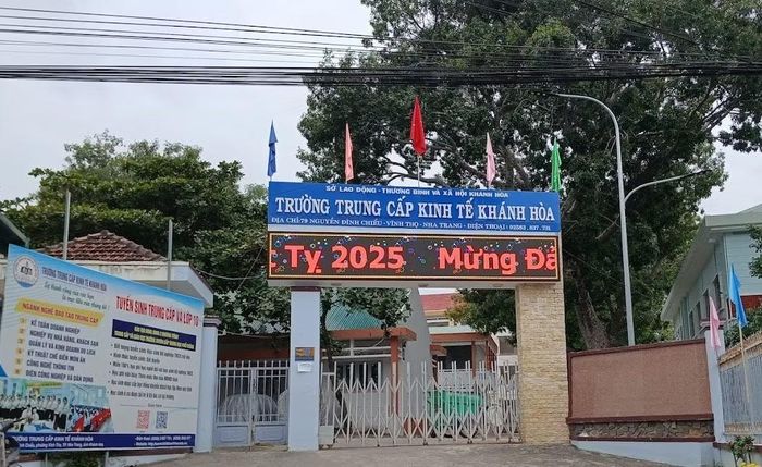 Trường Trung cấp Kinh tế Nha Trang dự kiến được sắp xếp làm Phân hiệu của Trường Đại học Kinh tế TP. Hồ Chí Minh.