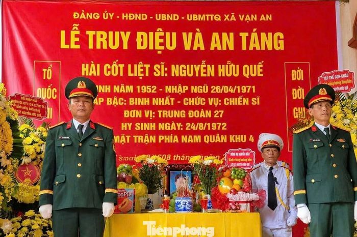 Lễ truy điệu, an táng hài cốt liệt sĩ Nguyễn Hữu Quế.