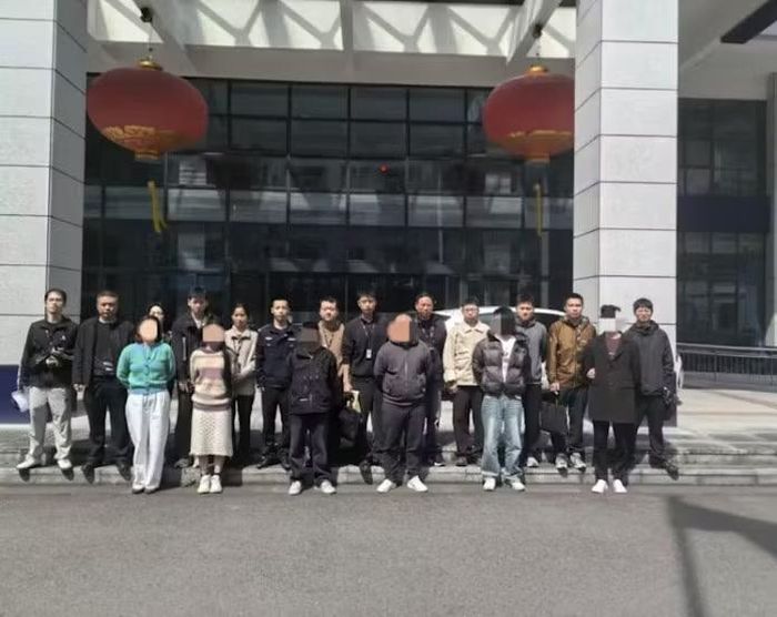 13 người bị bắt ở tỉnh Chiết Giang vì dàn dựng các màn PK trên mạng internet. (Ảnh: WeChat)