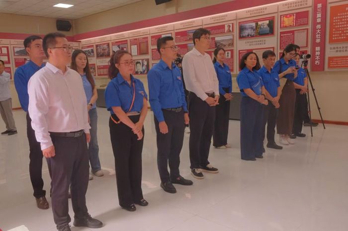 Các đại biểu thanh niên Việt Nam - Trung Quốc tại lễ khởi động hành trình "Theo dấu con đường Trường Chinh".