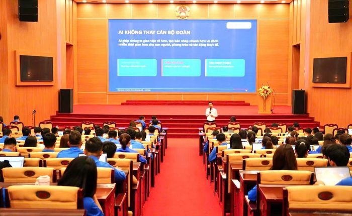 Ban Thường vụ Tỉnh Đoàn, Hội Liên hiệp Thanh niên Việt Nam tỉnh Phú Thọ vừa tổ chức chương trình tập huấn chuyên đề “Ứng dụng trí tuệ nhân tạo (AI) và công nghệ số trong công tác Đoàn, Hội”