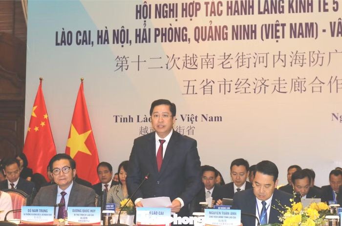 Ông Dương Quốc Huy - Bí thư Tỉnh ủy Lào Cai - phát biểu tại hội nghị.
