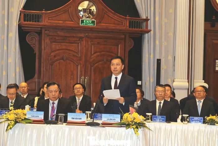 Ông Lưu Hồng Kiến - Phó Bí thư Tỉnh ủy Vân Nam, Trung Quốc - phát biểu tại hội nghị.