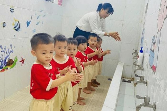 Phòng bệnh tay chân miệng cho trẻ bằng thực hiện 3 sạch.