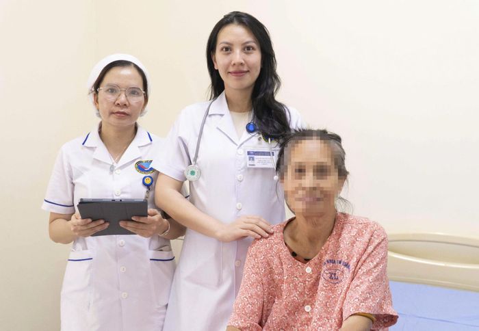 Bà Phan Thị D. hồi phục tốt, sức khỏe ổn định sau ca phẫu thuật.