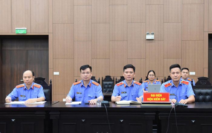 Đại diện VKS tại phiên tòa.