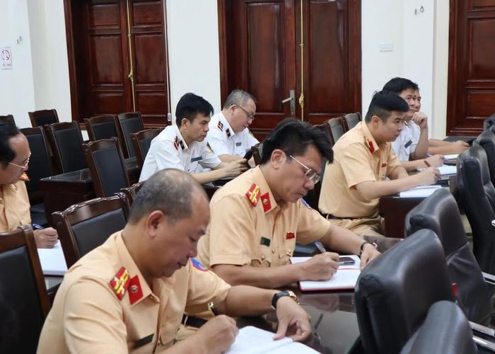Phòng Cảnh sát giao thông và Cảng vụ Đường thủy nội địa Hải Phòng triển khai kế hoạch kiểm tra, xử lý nghiêm phương tiện, cảng và bến thủy nội địa vi phạm.