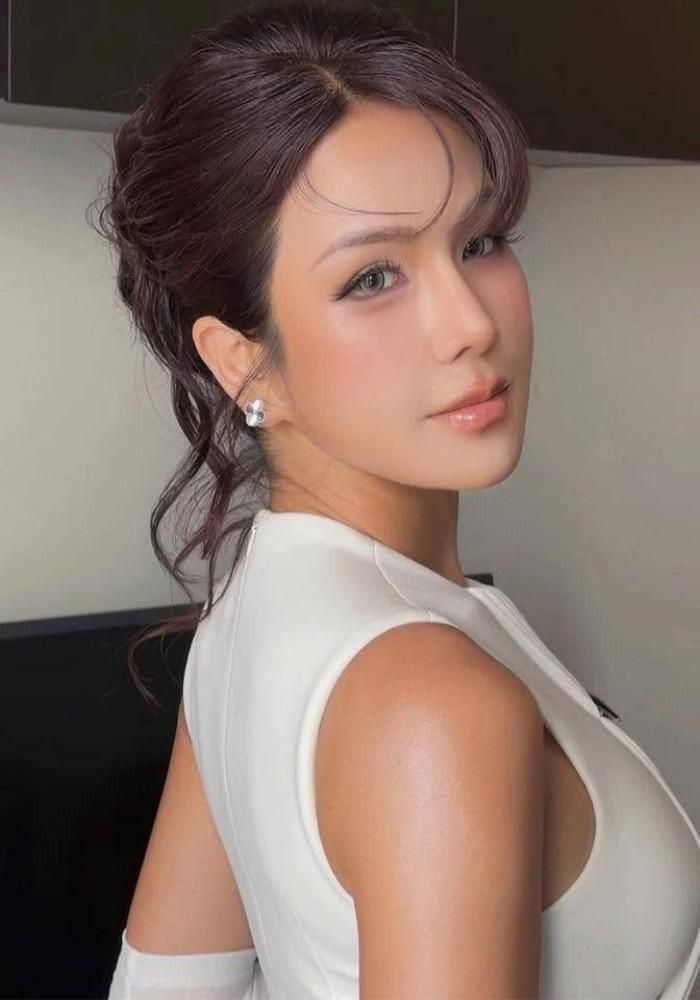 Diệp Lâm Anh quyến rũ U40.