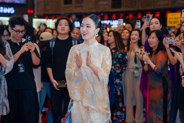 NSND Tự Long cùng NSND Như Quỳnh, Trần Thiên Tú tại sự kiện ra mắt. 