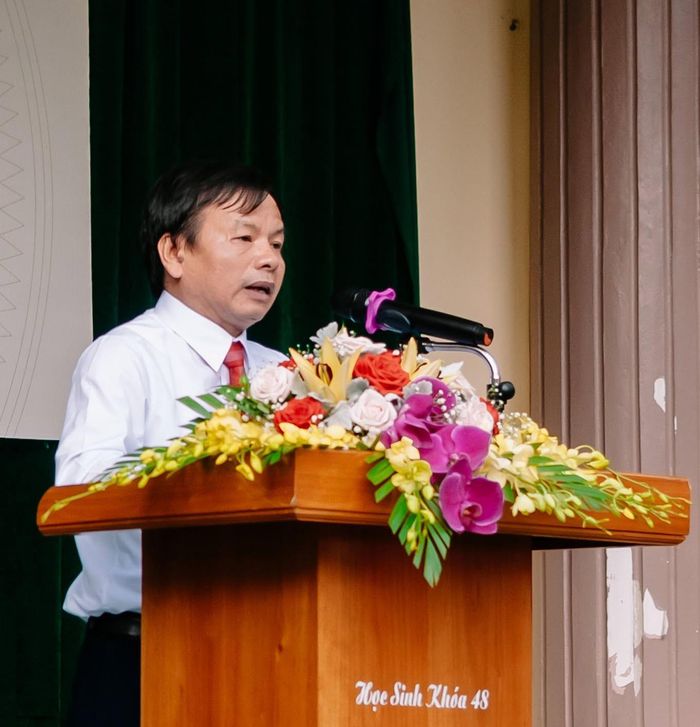 Thầy Phan Thanh Toàn, Hiệu trưởng Trường THPT Phúc Trạch. Ảnh: D.C