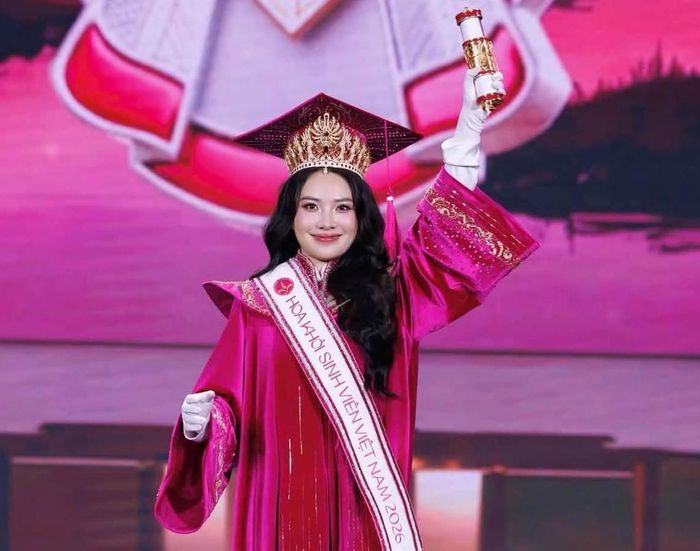 Nguyễn Ngọc Linh đăng quang Hoa khôi Sinh viên Việt Nam 2026. Ảnh: NVCC