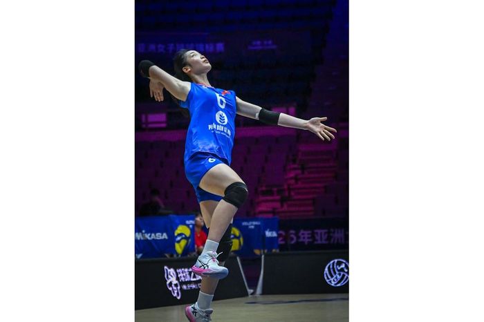 Sáng 24/8, tuyển bóng chuyền nữ Việt Nam đánh bại Hong Kong (Trung Quốc) 3-0, có chiến thắng đầu tiên tại giải vô địch châu Á 2026.