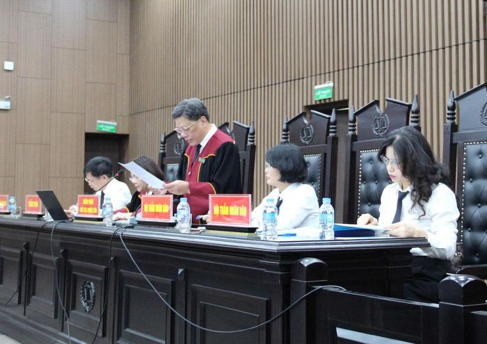 HĐXX tuyên án. Ảnh: MH