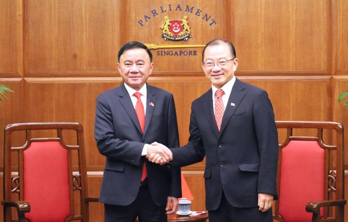 Thường trực Ban Bí thư Trần Cẩm Tú hội kiến Chủ tịch Quốc hội Singapore Seah Kian Peng. Ảnh: Cổng TTĐT Đảng Cộng sản