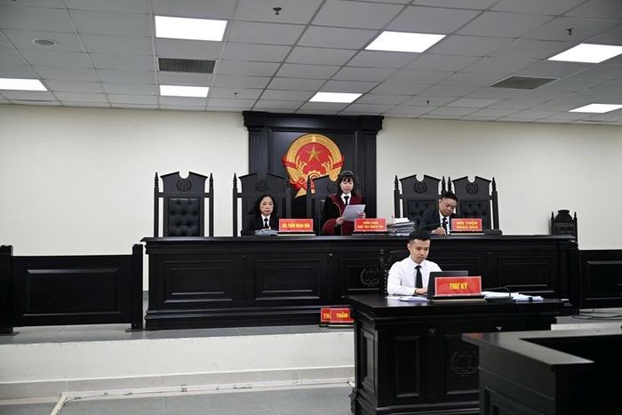  Hội đồng xét xử tuyên án đối với các bị cáo. 