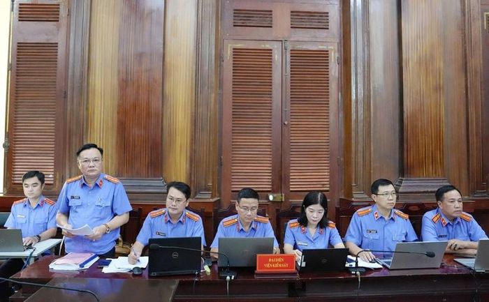 Đại diện VKSND TP Hồ Chí Minh thực hành quyền công tố và kiểm sát xét xử tại phiên tòa.