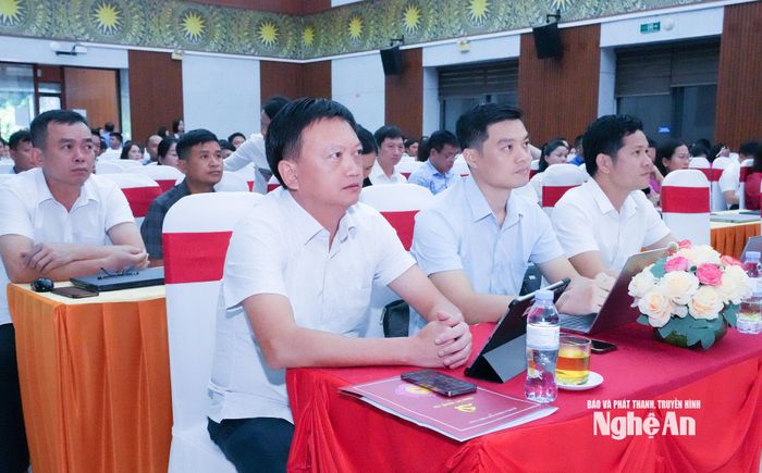 Cán bộ Văn phòng các cấp tham gia hội nghị. Ảnh: Mai Hoa