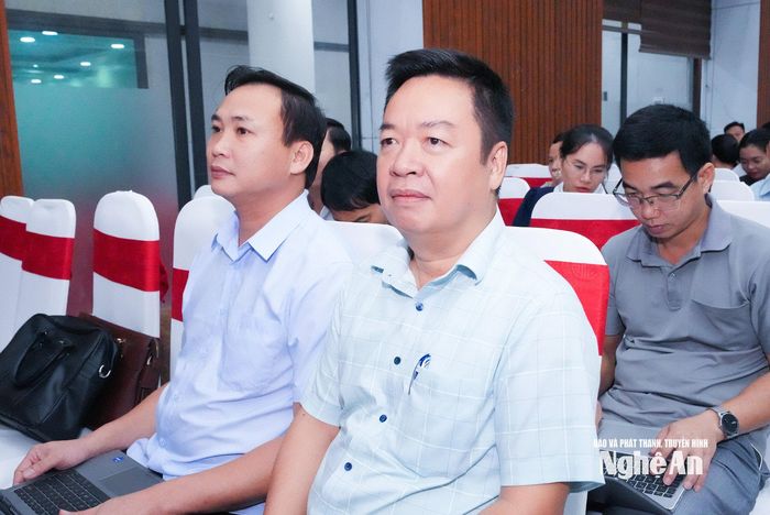 Cán bộ cấp ủy cơ sở tham gia hội nghị. Ảnh: Mai Hoa