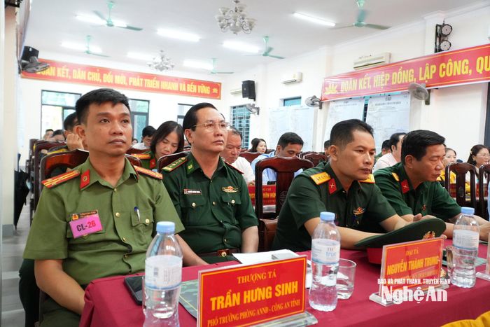 Các đại biểu dự lễ khai mạc. Ảnh: Hữu Lương