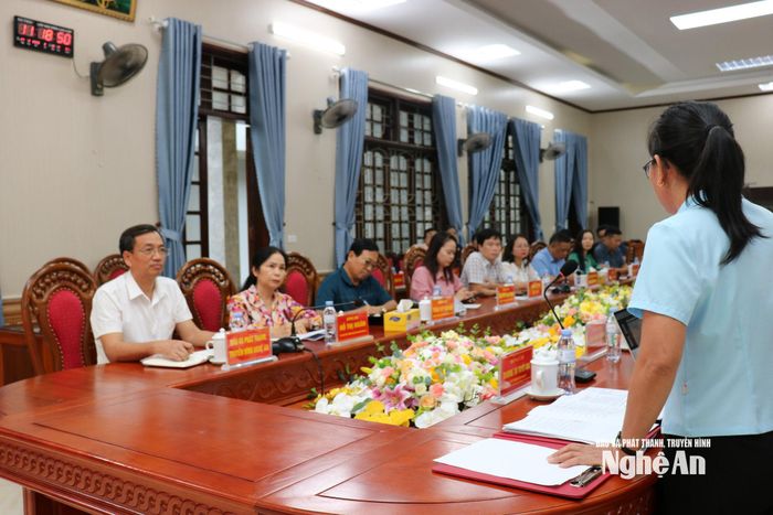 Đoàn công tác Hội Nhà báo Nghệ An dự buổi làm việc. Ảnh: Nguyễn Nam