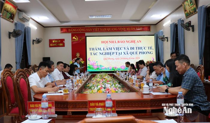 Toàn cảnh cuộc làm việc giữa Đảng ủy xã Quế Phong và Hội Nhà báo Nghệ An. Ảnh: Nguyễn Nam.