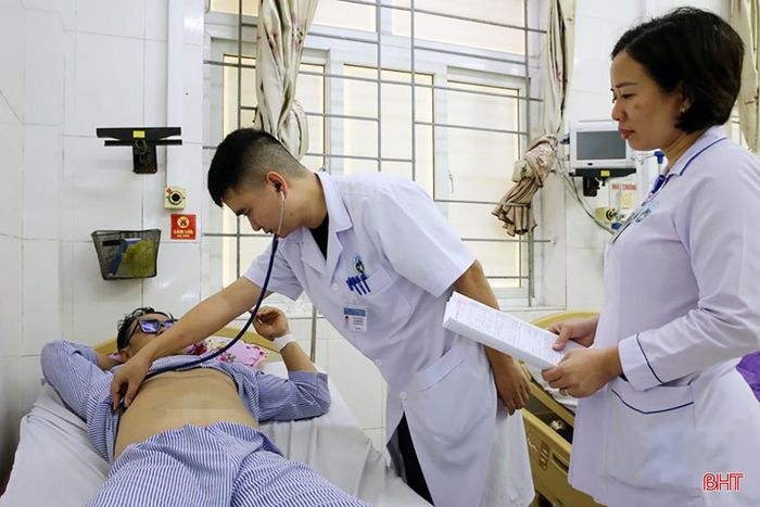 Bệnh nhân N.H.Đ (trú tỉnh Gia Lai) được các bác sĩ Khoa Tim mạch can thiệp kịp thời. Ảnh tư liệu.