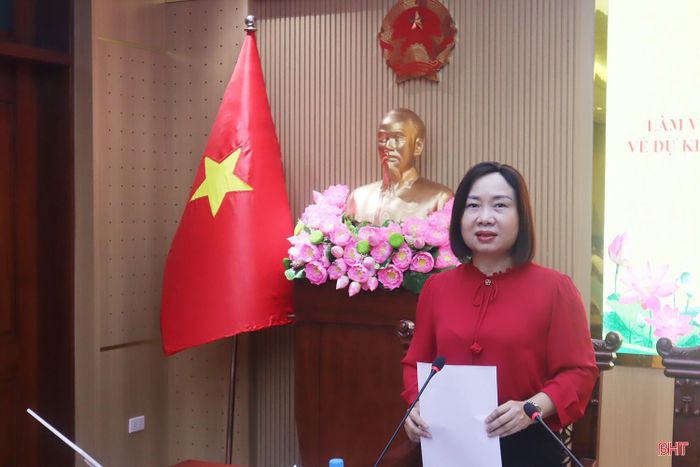 Trưởng ban Kinh tế - Ngân sách HĐND tỉnh Nguyễn Thị Thúy Nga kết luận cuộc làm việc.