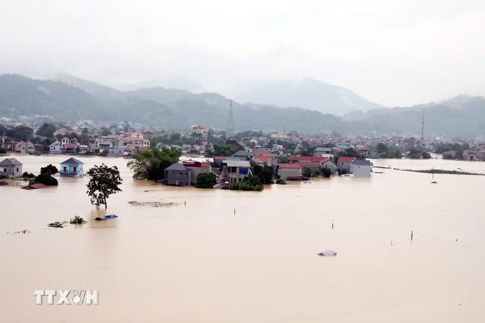 Nhiều khu dân cư tại xã Tràng Định, tỉnh Lạng Sơn, chìm trong biển nước. (Ảnh: Văn Đạt/TTXVN)