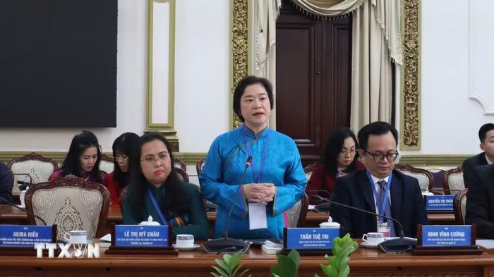 Bà Trần Tuệ Tri, Đồng sáng lập và cố vấn cấp cao Vietnam Brand Purpose, Việt kiều Singapore đề xuất giải pháp tăng trưởng tại Hội nghị “Người Việt Nam ở nước ngoài tiêu biểu đồng hành cùng Thành phố Hồ Chí Minh chuyển đổi xanh trong kỷ nguyên số” . (Ảnh: Xuân Anh/TTXVN)
