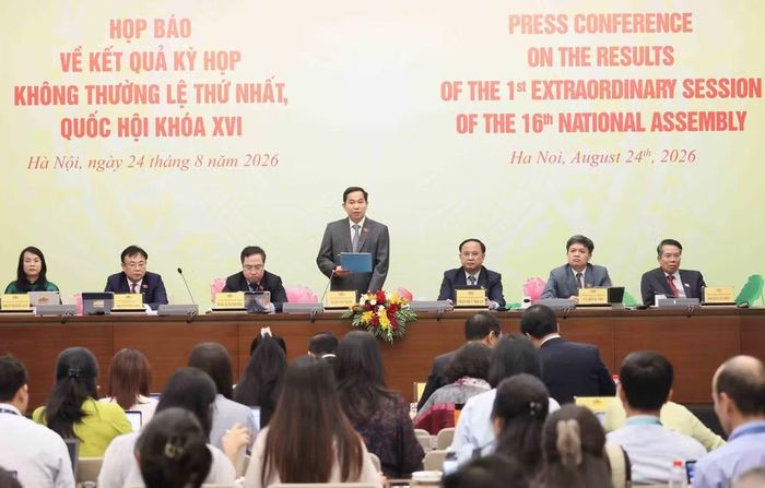 Tổng Thư ký, Chủ nhiệm Văn phòng Quốc hội Lê Quang Mạnh chủ trì Họp báo. (Ảnh: An Đăng/TTXVN)