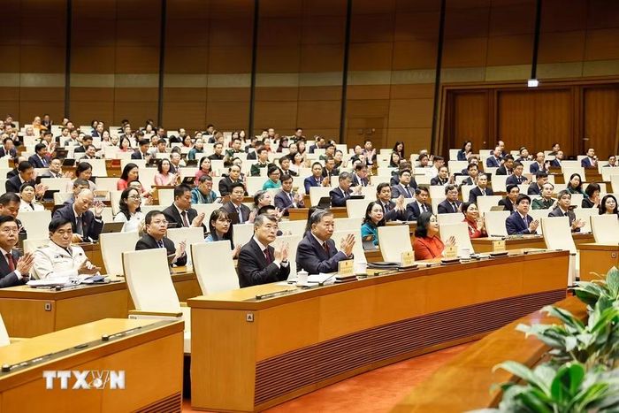 Tổng Bí thư, Chủ tịch nước Tô Lâm cùng các đồng chí lãnh đạo Đảng, Nhà nước dự phiên bế mạc kỳ họp. (Ảnh: Doãn Tấn/TTXVN)