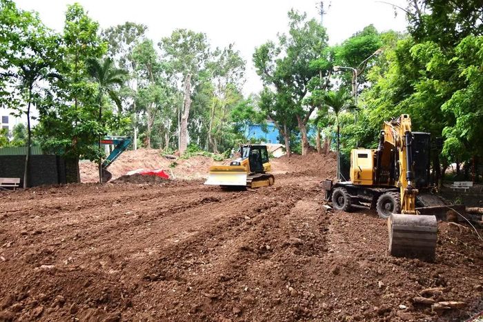 Lực lượng tham gia đã xử lý hơn 900 mét khối đất đá, mở rộng phạm vi tìm kiếm tại khu vực được đánh dấu. (Ảnh: PV/Vietnam+)