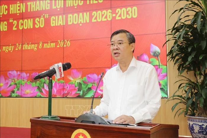 Ông Trương Cảnh Tuyên, Chủ tịch UBND, Chủ tịch Hội đồng Thi đua - Khen thưởng thành phố Cần Thơ phát biểu.