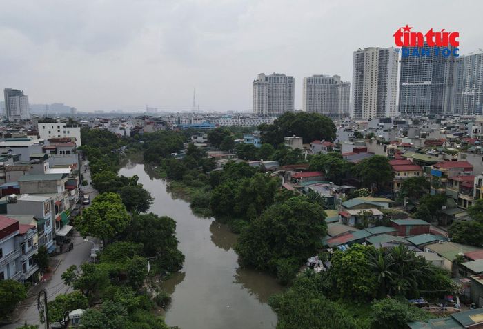 Ngay sau thành công của dự án khẩn cấp, TP Hà Nội tiếp tục thi công 12 dự án tiêu, thoát nước đã được quy hoạch từ nhiều năm trước.
