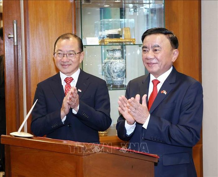 Thường trực Ban Bí thư Trần Cẩm Tú tại Nhà Quốc hội Singapore. Ảnh: Phương Hoa/TTXVN