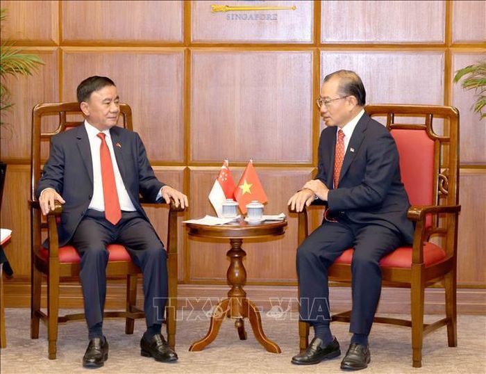 Thường trực Ban Bí thư Trần Cẩm Tú hội kiến Chủ tịch Quốc hội Singapore Seah Kian Peng. Ảnh: Phương Hoa/TTXVN