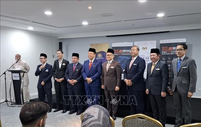 Ban tổ chức GHas và MIHAS tại buổi họp báo công bố mục tiêu doanh số tại chuỗi sự kiện Halal vào tháng 9/2026. Ảnh: TTXVN