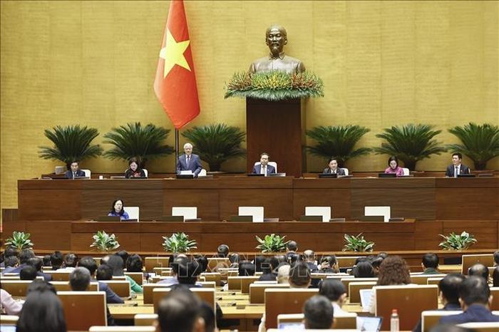 Phó Chủ tịch Thường trực Quốc hội Đỗ Văn Chiến điều hành phiên họp. Ảnh: Doãn Tấn/TTXVN